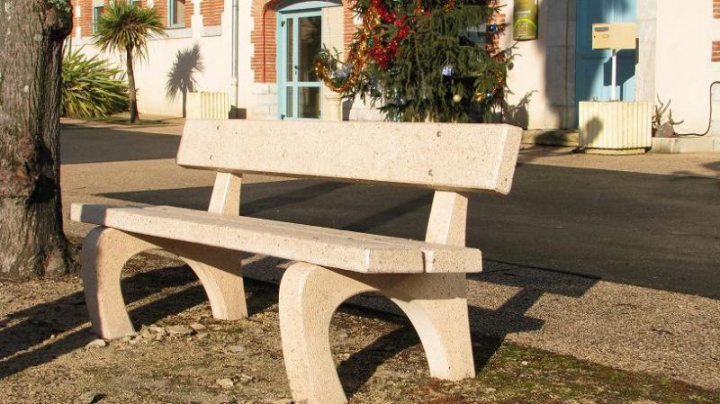 Banc béton aspect pierre